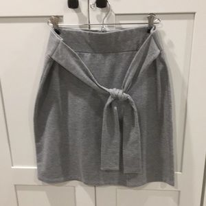 Loft grey knit skirt, falls mid knee, fitted Aline style, attached belt, sz med